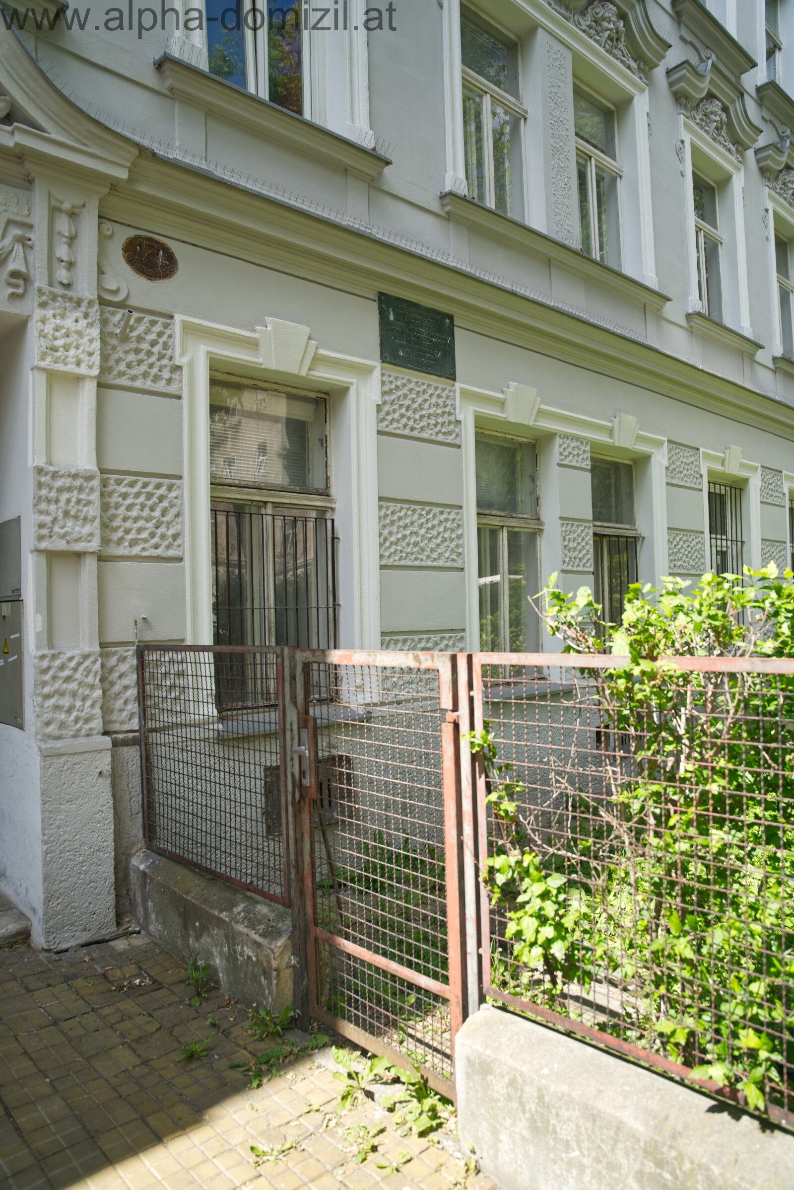 Lager unsaniert (Zimmer, Kabinett + Bad mit WC) 